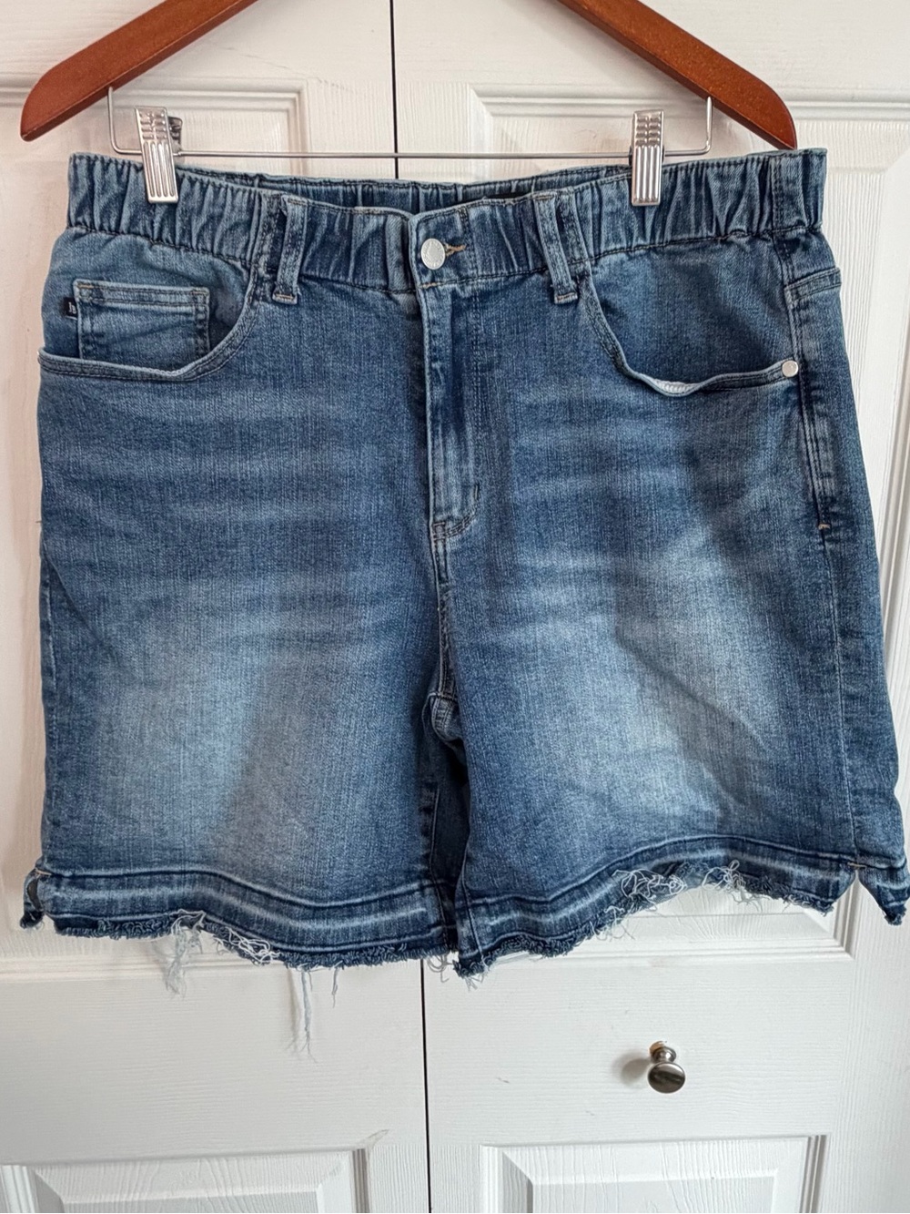 Judy Blue 1XL Denim Shorts High Rise Paperbag Waist Raw Hem Stretch Plus Size
